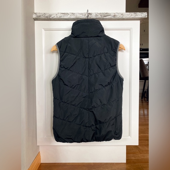 5/$50 🌷🌼🌿 BENCH Puffer Vest Size S - Picture 4 of 5